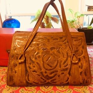 LOVELY VINTAGE LEATHER PURSE